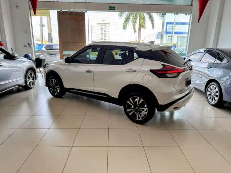 NISSAN Kicks 1.6 16V 4P FLEXSTART EXCLUSIVE XTRONIC AUTOMTICO CVT, Foto 4