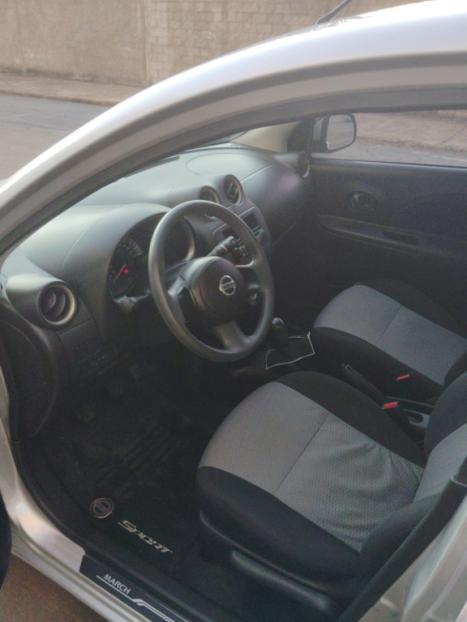 NISSAN March 1.0 12V 4P S FLEX, Foto 2