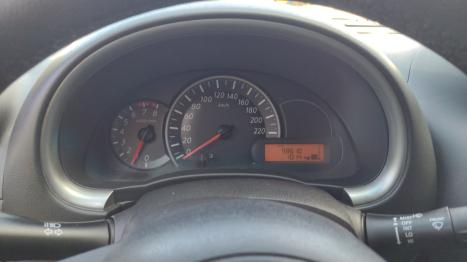 NISSAN March 1.0 16V 4P S FLEX, Foto 2