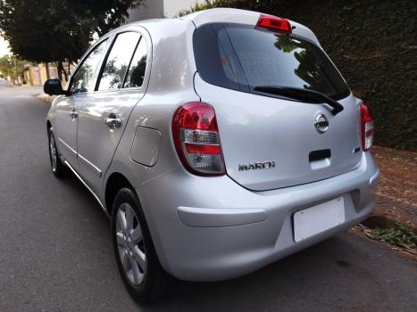 NISSAN March 1.6 16V 4P SV FLEX, Foto 5
