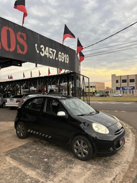 NISSAN March 1.6 16V 4P SR FLEX, Foto 5