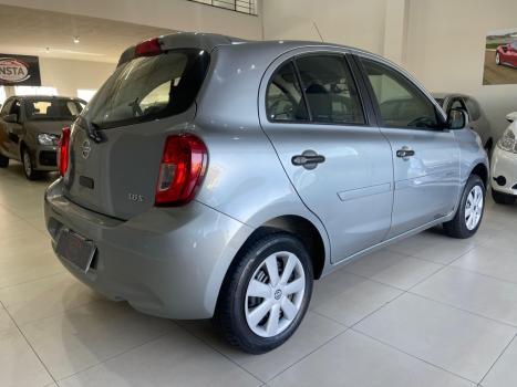 NISSAN March 1.6 16V 4P S FLEX, Foto 4