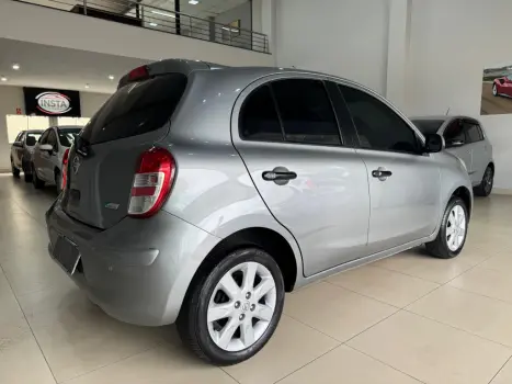 NISSAN March 1.6 16V 4P SV FLEX, Foto 3