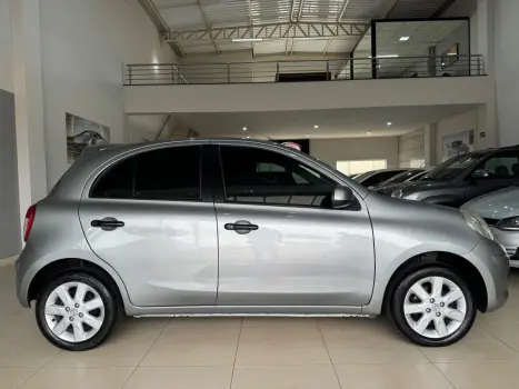 NISSAN March 1.6 16V 4P SV FLEX, Foto 5