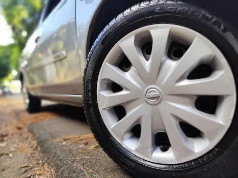 NISSAN Versa Sedan 1.6 16V 4P FLEX SV, Foto 5