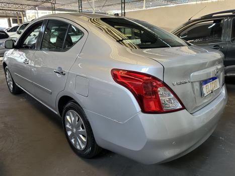 NISSAN Versa Sedan 1.6 16V 4P FLEX SV, Foto 2