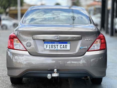 NISSAN Versa Sedan , Foto 8