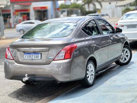 NISSAN Versa Sedan , Foto 10