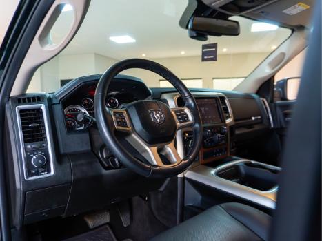 RAM 1500 5.7 V8 CLASSIC LARAMIE CABINE DUPLA 4X4 AUTOMTICO, Foto 5