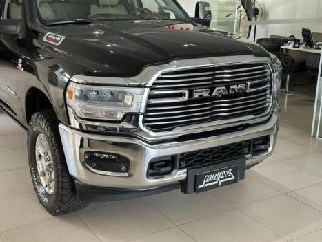 RAM 3500 6.7 I6 LARAMIE CABINE DUPLA TURBO DIESEL AUTOMTICO, Foto 4