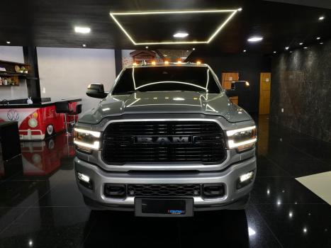 RAM 3500 6.7 I6 LIMITED LARAMIE CABINE DUPLA TURBO DIESEL AUTOMTICO, Foto 17