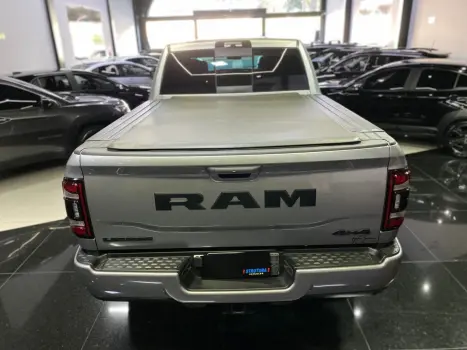 RAM 3500 6.7 I6 LIMITED LARAMIE CABINE DUPLA TURBO DIESEL AUTOMTICO, Foto 19