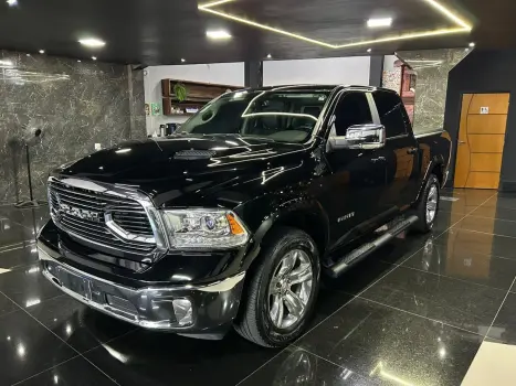 RAM Classic 5.7 V8 32V 4P HEMI LARAMIE AUTOMTICO, Foto 2