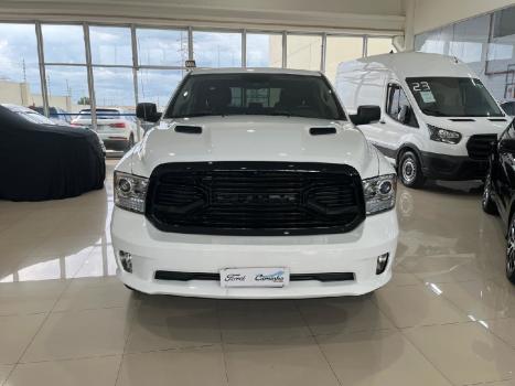 RAM Classic 5.7 V8 32V 4P HEMI LARAMIE NIGHT EDITION AUTOMTICO, Foto 2