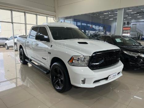 RAM Classic 5.7 V8 32V 4P HEMI LARAMIE NIGHT EDITION AUTOMTICO, Foto 3