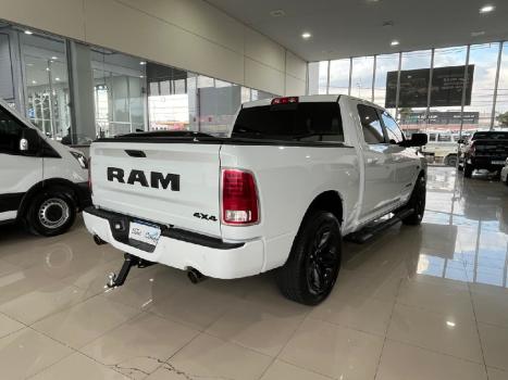 RAM Classic 5.7 V8 32V 4P HEMI LARAMIE NIGHT EDITION AUTOMTICO, Foto 5