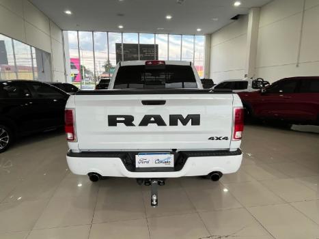 RAM Classic 5.7 V8 32V 4P HEMI LARAMIE NIGHT EDITION AUTOMTICO, Foto 6