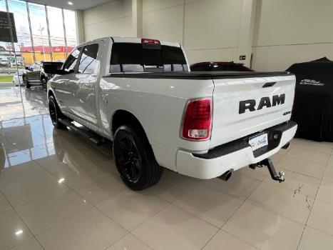 RAM Classic 5.7 V8 32V 4P HEMI LARAMIE NIGHT EDITION AUTOMTICO, Foto 7