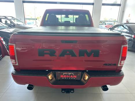 RAM Classic 5.7 V8 32V 4P HEMI LARAMIE NIGHT EDITION AUTOMTICO, Foto 7