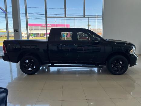 RAM Classic 5.7 V8 32V 4P HEMI LARAMIE NIGHT EDITION AUTOMTICO, Foto 4