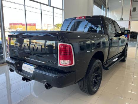 RAM Classic 5.7 V8 32V 4P HEMI LARAMIE NIGHT EDITION AUTOMTICO, Foto 5