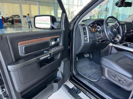 RAM Classic 5.7 V8 32V 4P HEMI LARAMIE NIGHT EDITION AUTOMTICO, Foto 12