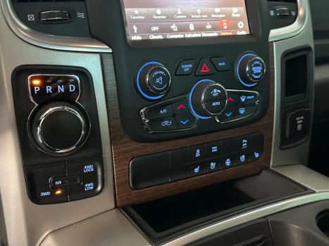 RAM Classic 5.7 V8 32V 4P HEMI LARAMIE AUTOMTICO, Foto 18