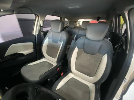 RENAULT Captur 1.6 16V 4P FLEX SCE INTENSE X-TRONIC CVT, Foto 6