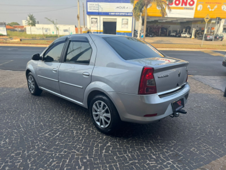 RENAULT Logan 1.6 16V 4P FLEX EXPRESSION, Foto 6
