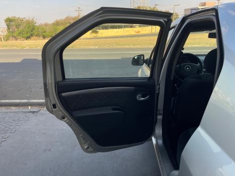 RENAULT Logan 1.6 4P  EXPRESSION, Foto 12
