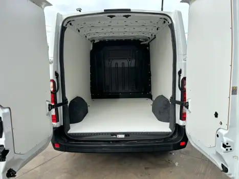 RENAULT Master 2.3 16V 3P DCI DIESEL FURGO L1H1, Foto 8