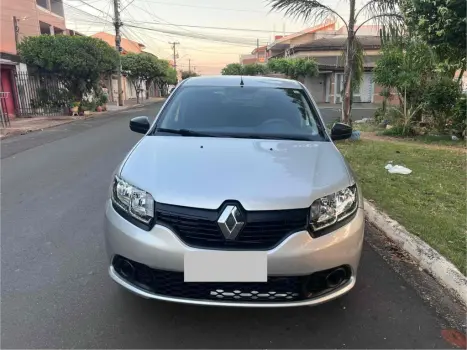 RENAULT Sandero 1.0 16V 4P FLEX AUTHENTIQUE, Foto 2