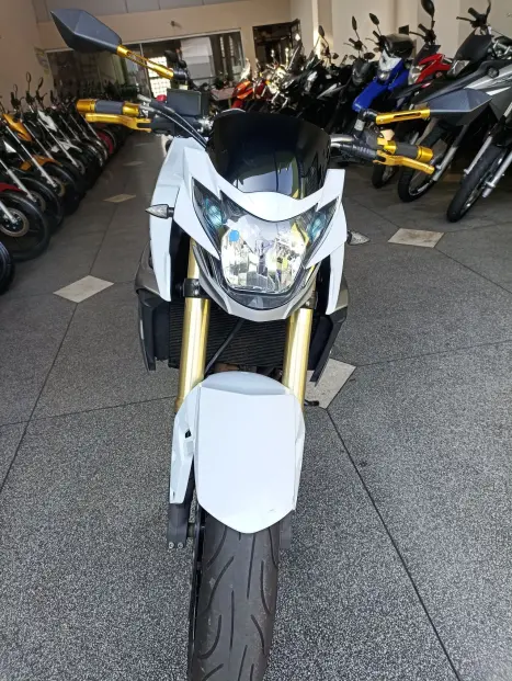 SUZUKI GSR 750 , Foto 5