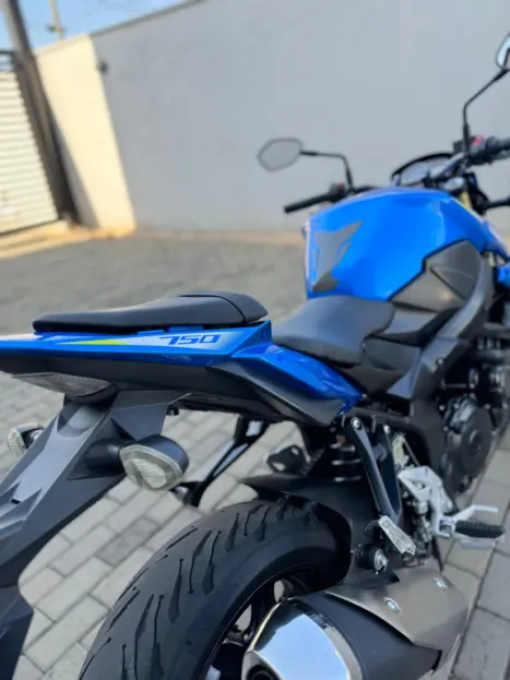 SUZUKI GSR 750 , Foto 12