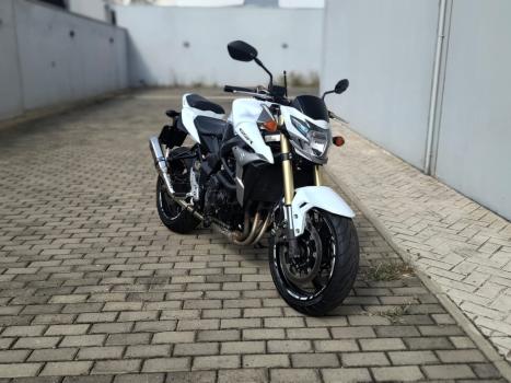 SUZUKI GSR 750 , Foto 3