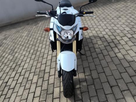 SUZUKI GSR 750 , Foto 6