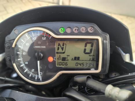 SUZUKI GSR 750 , Foto 8