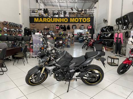 SUZUKI GSR 750 A ABS, Foto 1