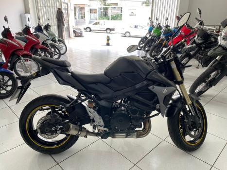 SUZUKI GSR 750 A ABS, Foto 4