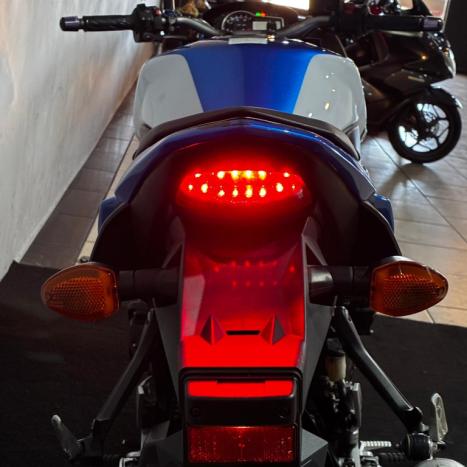 SUZUKI GSR 750 ZA, Foto 2