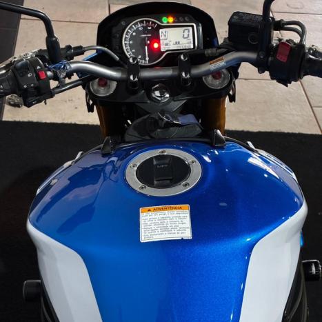SUZUKI GSR 750 ZA, Foto 16