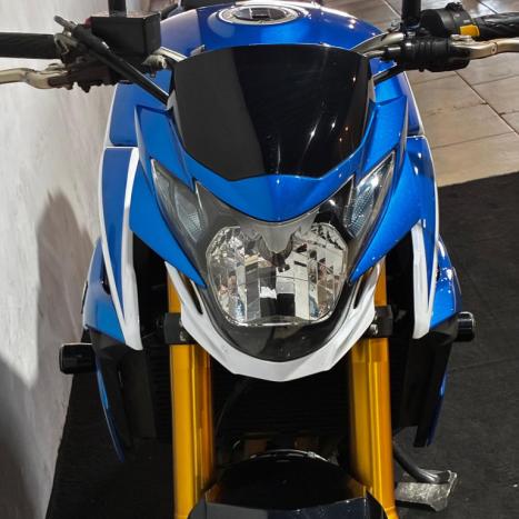 SUZUKI GSR 750 ZA, Foto 17