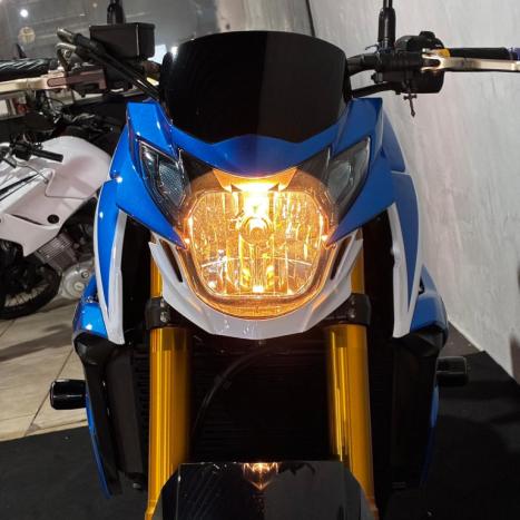 SUZUKI GSR 750 ZA, Foto 18