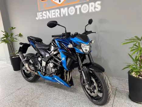 SUZUKI GSX 1100 F , Foto 2