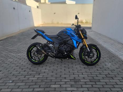 SUZUKI GSX 750 F , Foto 2