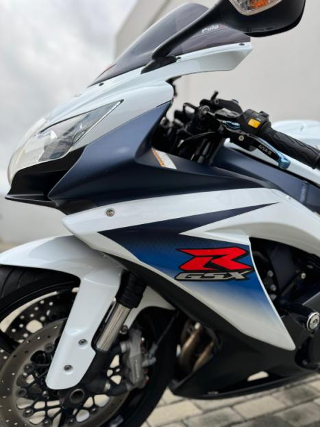 SUZUKI GSX-R 750 W , Foto 3