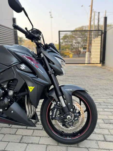 SUZUKI GSX-S 1000 A, Foto 10