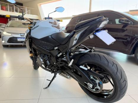 SUZUKI GSX-S 1000 A, Foto 3