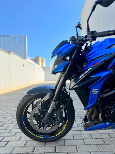 SUZUKI GSX-S 750 ABS, Foto 4