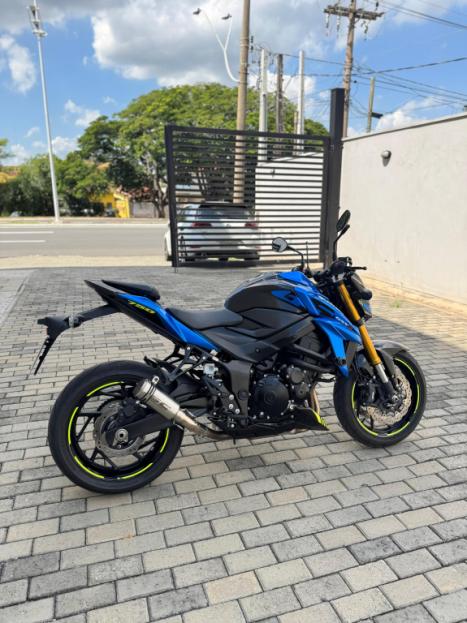 SUZUKI GSX-S 750 ABS, Foto 2